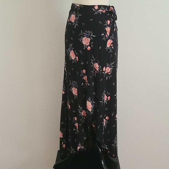 Floral wrap summer skirt - Picture 2 of 6
